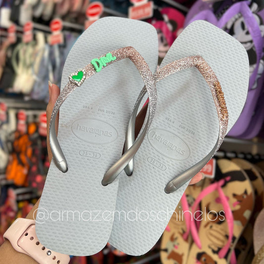 Havaianas Square Glitter + Pingente Coração Strass e Dra. (Doutora)