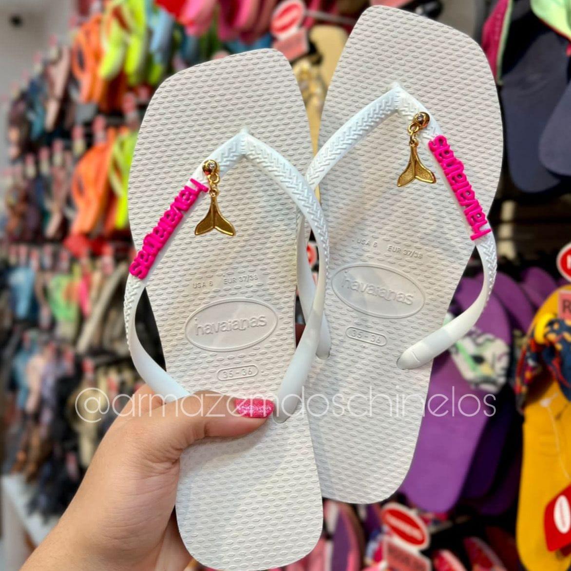 Havaianas Slim Square + Pingente Placa Logo e Sereia - Armazém dos Chinelos  